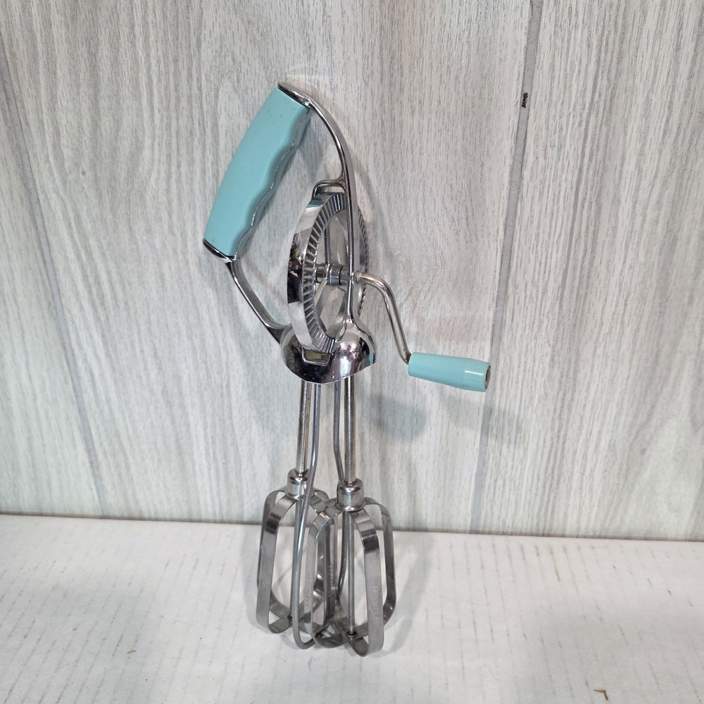 Vintage Maynard MCM 1950s Retro Stainless Aqua Green Hand Mixer Egg Beater USA